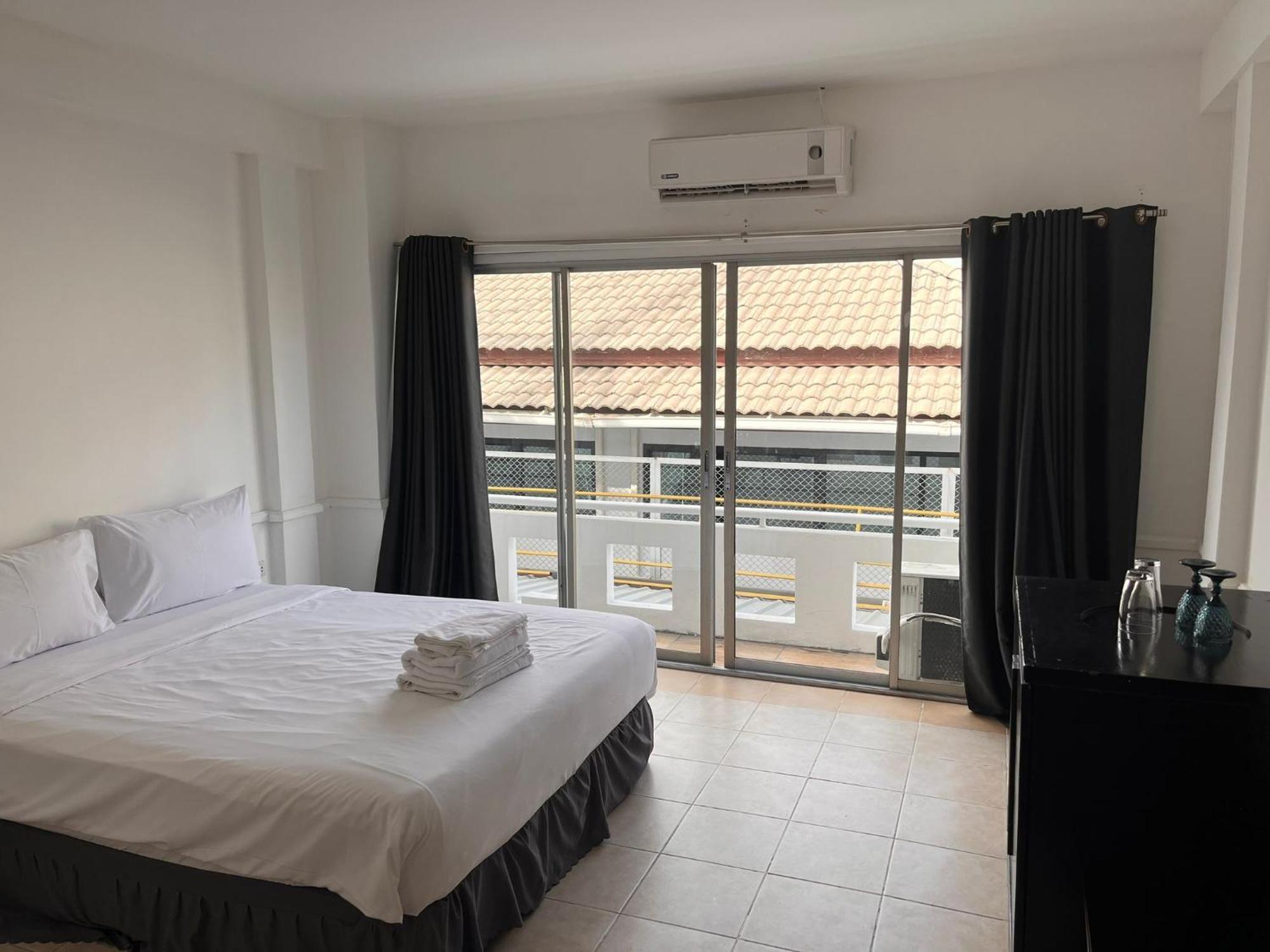 Готель Shalom Center Chaweng Samui Екстер'єр фото